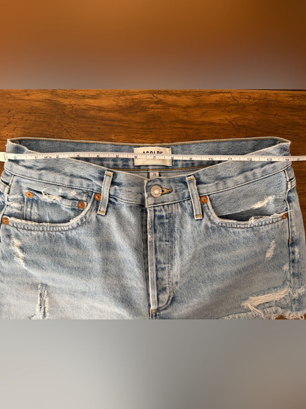 Agolde PARKER VINTAGE CUT OFF SHORT IN SWAPMEET size 28 - Picture 6 of 9